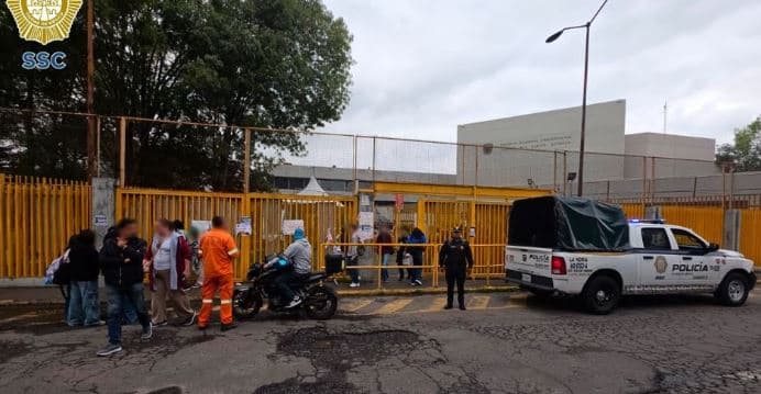 Encapuchados toman Preparatoria 1 de la UNAM; suspenden actividades - imagen de origen