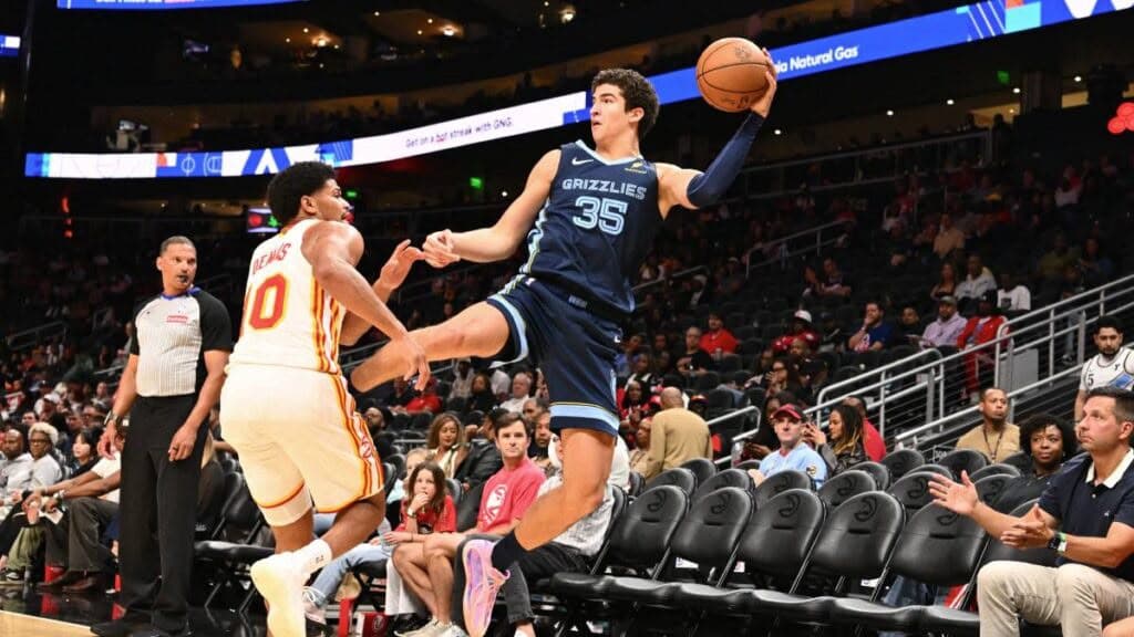 Así fue el debut de Karim López en la pretemporada de la NBA - imagen de origen