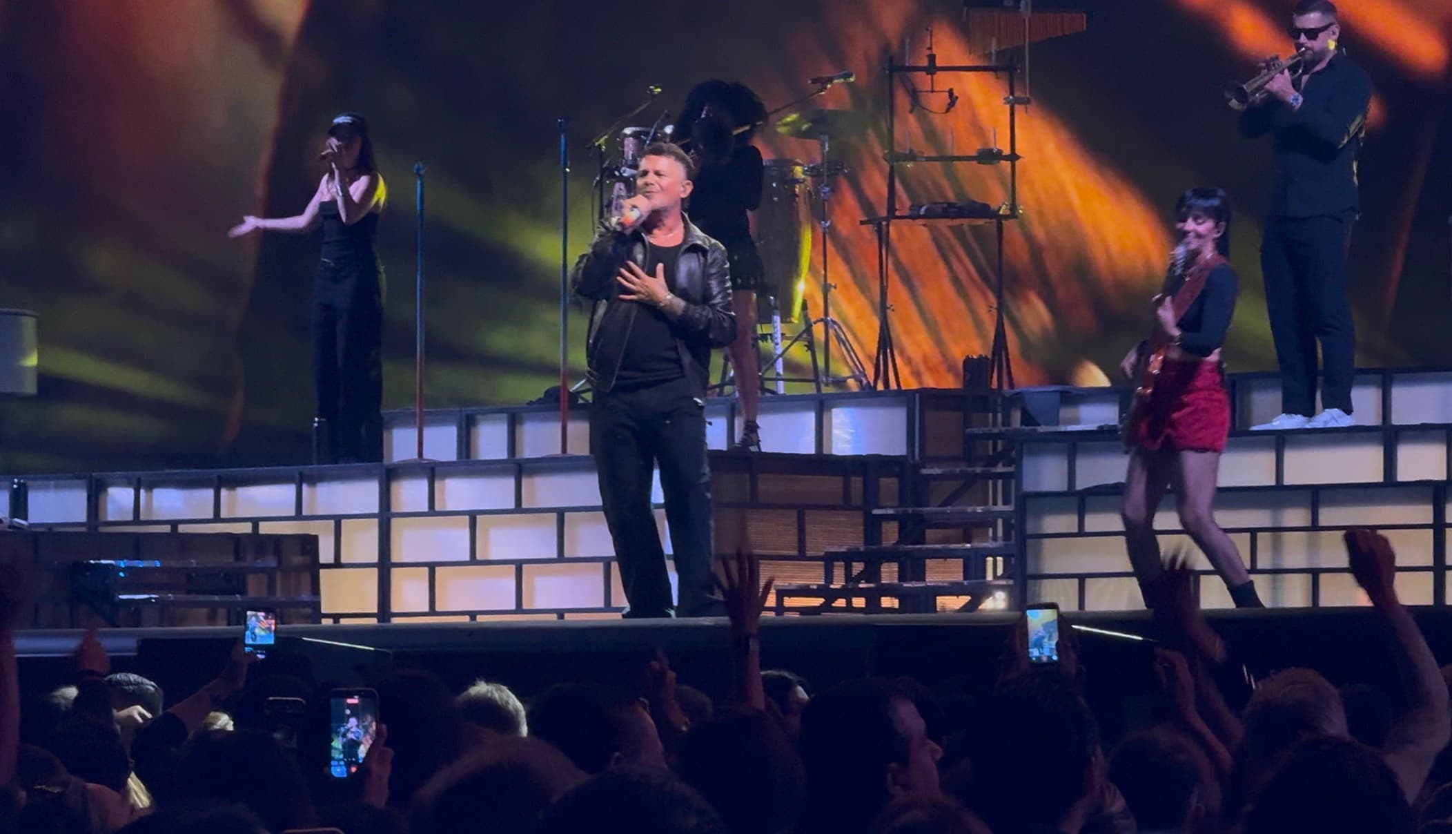 ¿Y ahora qué? Alejandro Sanz ofreció 2 horas de concierto en Aguascalientes - imagen de origen