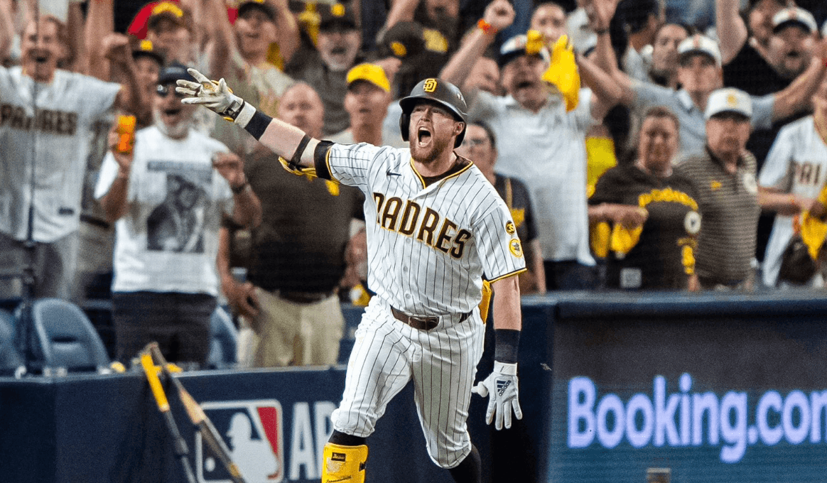Padres sobreviven ante Milwaukee y fuerzan el Juego 4 - imagen de origen